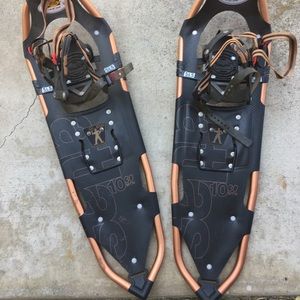 🚫SOLD🚫 EUC Atlas men's snowshoe 1030